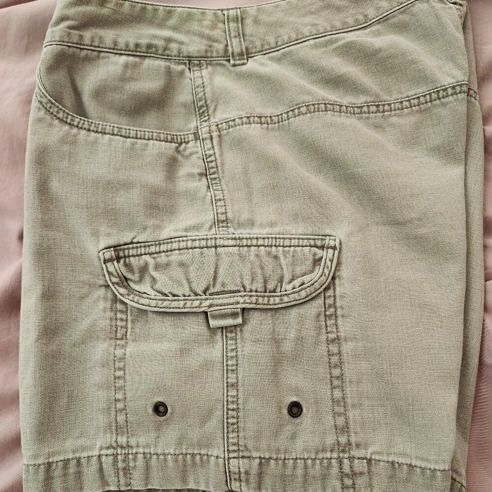 Northface size 6 light sage women's short pant